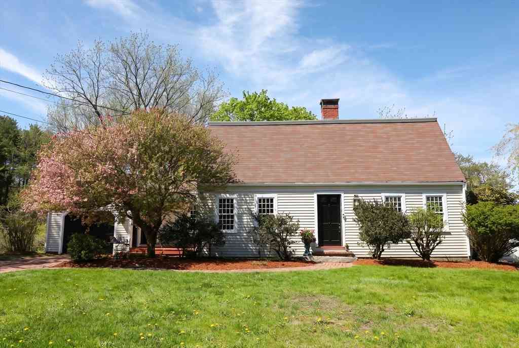 Homes For Sale - 110 Cross St<br/> Andover, MA 01810