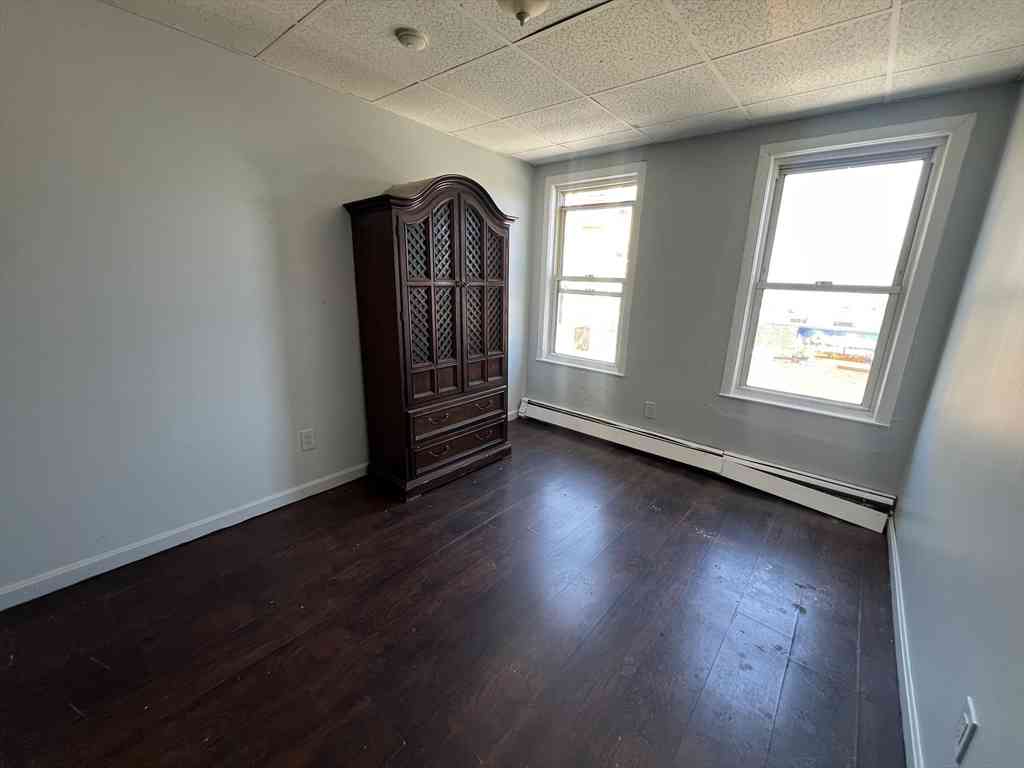 Apartment For Rent - 890 Broadway #6<br/> Chelsea, MA 02150