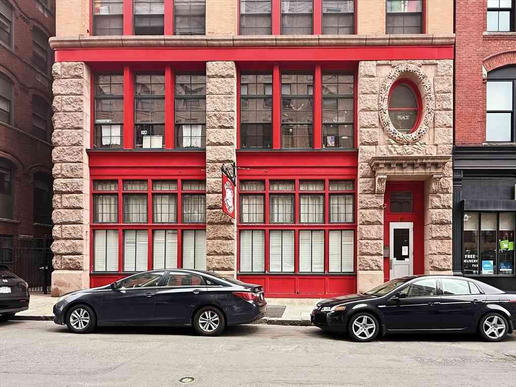 Condo For Sale - 13-17 Willow Street #203<br/> Lynn, MA 01901