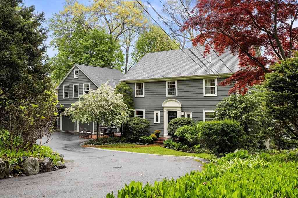 Homes For Sale - 331 Mystic St<br/> Arlington, MA 02474
