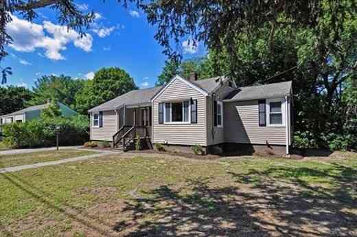 Homes For Sale - 1036 Middleboro Avenue<br/> Taunton, MA 02718