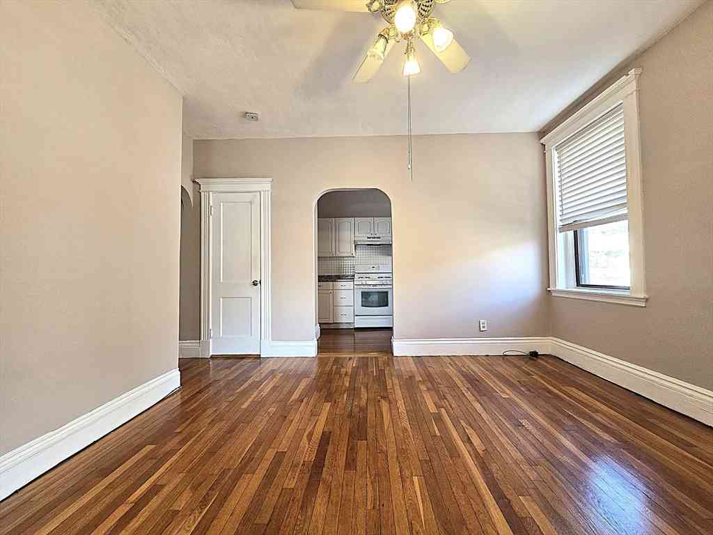 Apartment For Rent - 25 Alton Pl #2R<br/> Brookline, MA 02446