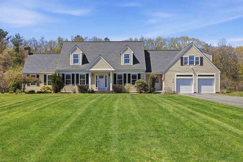 Homes For Sale - 10 Hayrick Lane<br/> Middlesex County, Westford, MA 01886