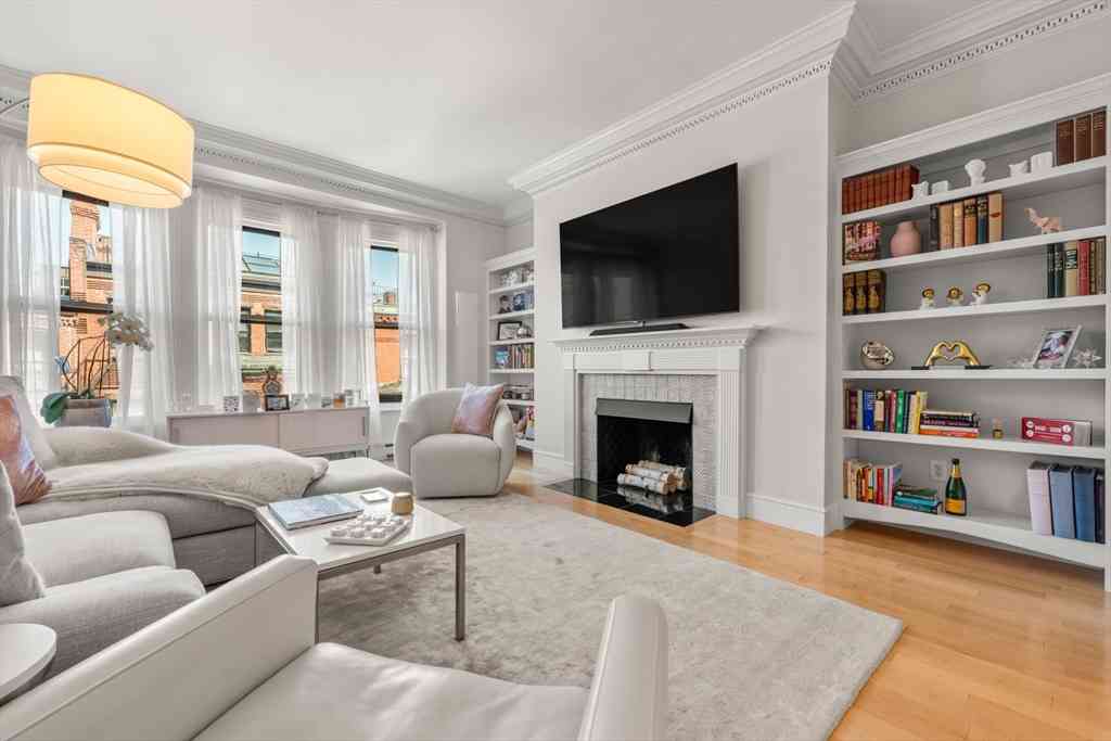 Condo For Sale - 333 Commonwealth Ave #14<br/> Boston, MA 02115