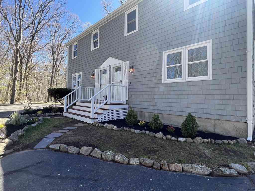 Condo For Sale - 176 Main St #A<br/> Rockport, MA 01966