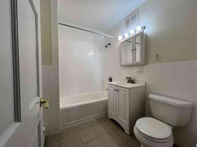 Apartment For Rent - 257 Beacon St #1<br/> Somerville, MA 02143