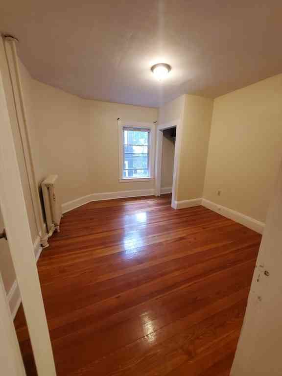 Apartment For Rent - 132.5 Oxford St #8<br/> Cambridge, MA 02140