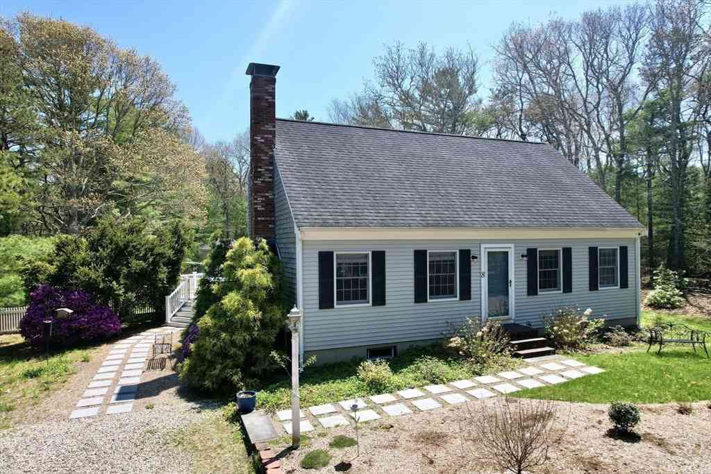 Homes For Sale - 8 Ruth Ter<br/> Barnstable County, Falmouth, MA 02536