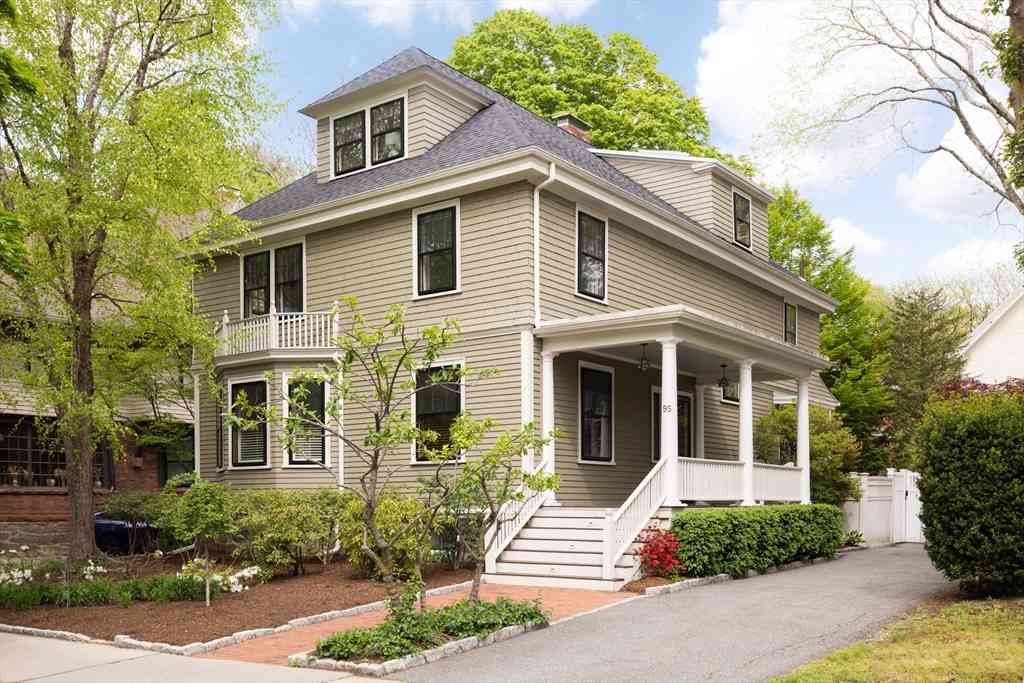 Homes For Sale - 95 Babcock St<br/> Brookline, MA 02446