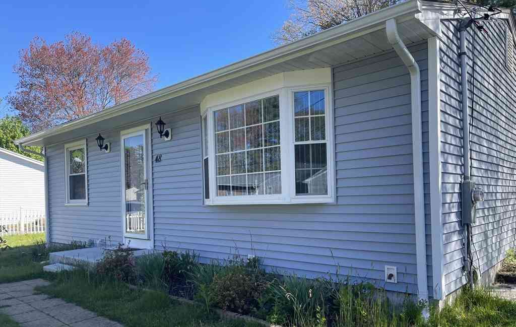 Homes For Sale - 48 Briarwood Dr<br/> New Bedford, MA 02745