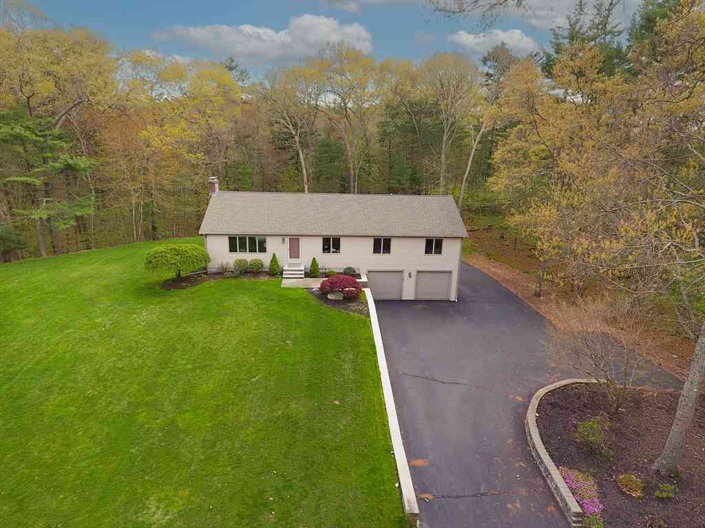 Homes For Sale - 1044 Plymouth Street<br/> Plymouth County, East Bridgewater, MA 02333