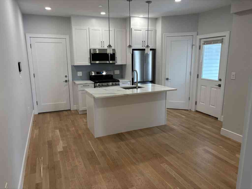 Apartment For Rent - 62 Dover #1<br/> Somerville, MA 02144
