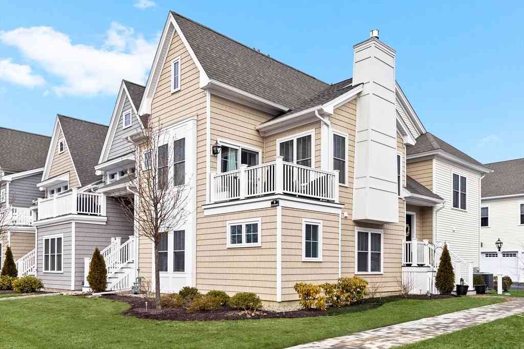 Homes For Sale - 9 Sunflower Way<br/> Plymouth, MA 02360