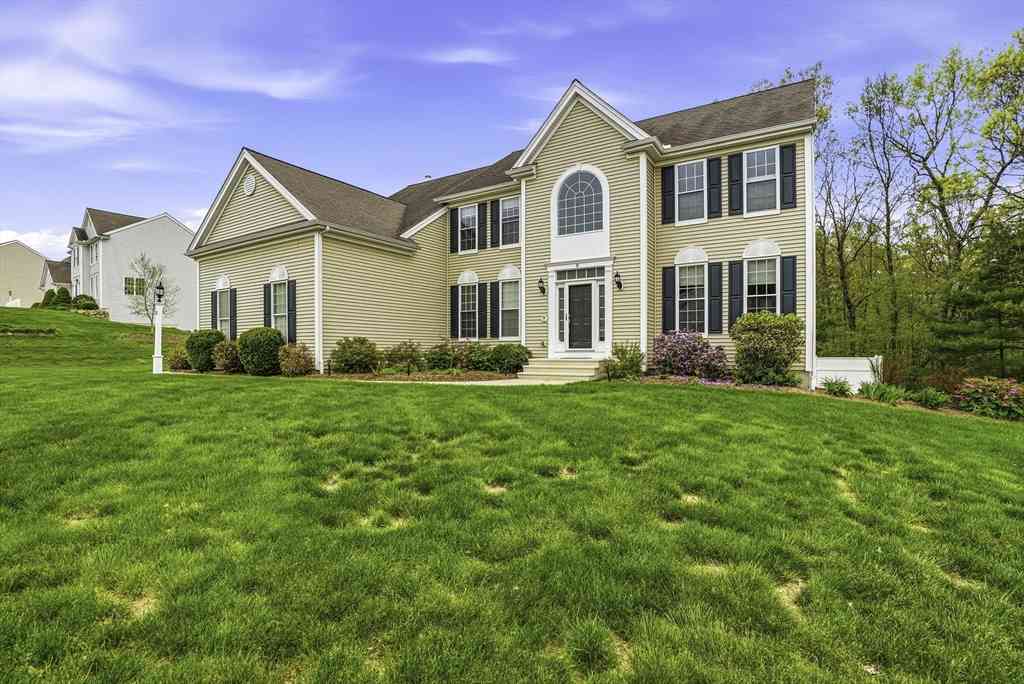 Homes For Sale - 11 Howarth Drive<br/> Worcester County, Upton, MA 01568