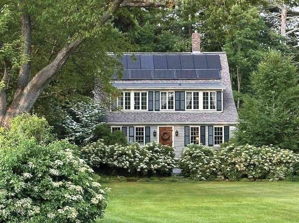 Homes For Sale - 215 Washington Street<br/> Middlesex County, Sherborn, MA 01770
