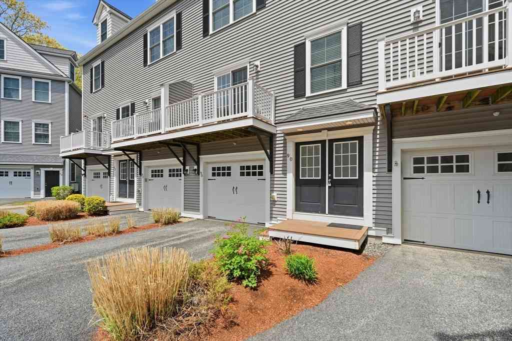 Condo For Sale - 90 Compass Pt #90<br/> Essex County, North Andover, MA 01845