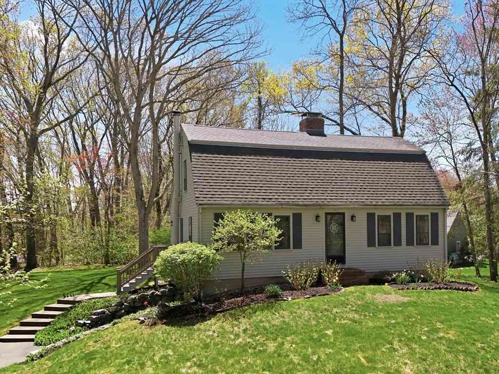 Homes For Sale - 10 Lenway Rd<br/> Newbury, MA 01922