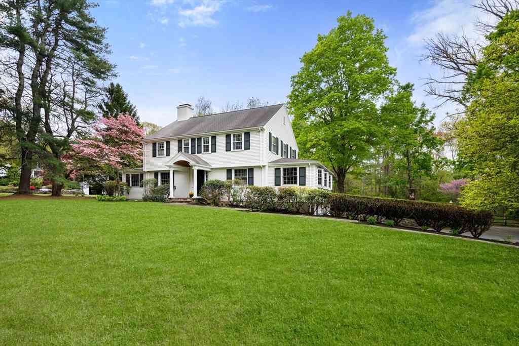 Homes For Sale - 12 Greystone Road<br/> Dover, MA 02030