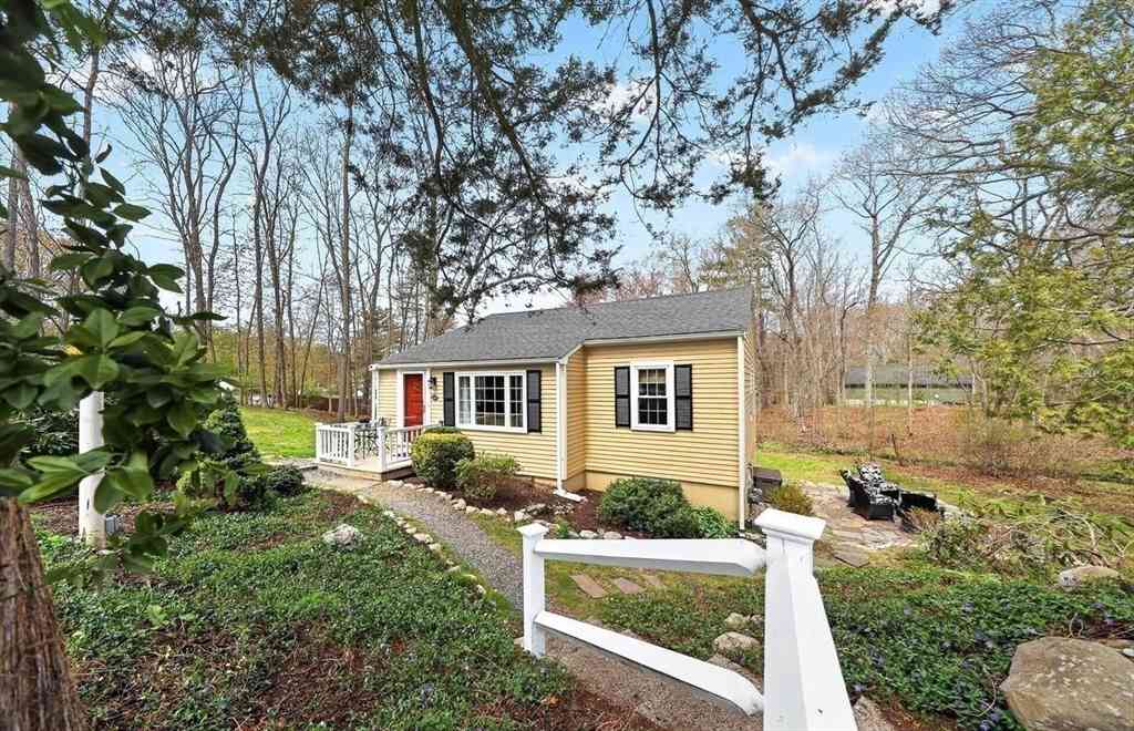 Homes For Sale - 15 Leigh Road<br/> Plymouth County, Norwell, MA 02061