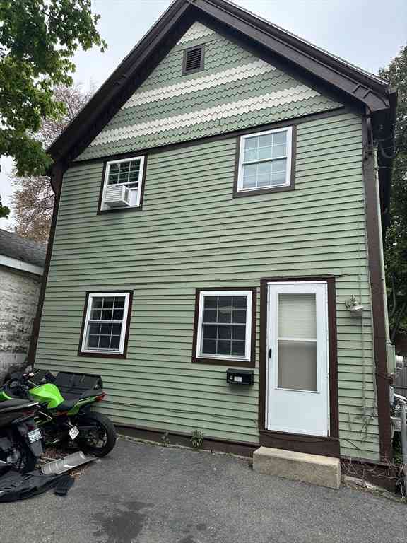 Homes For Rent - 76 College #REAR<br/> Somerville, MA 02144