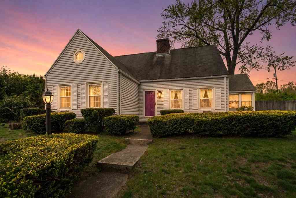 Homes For Sale - 39 Pleasant St<br/> Hampden County, Holyoke, MA 01040