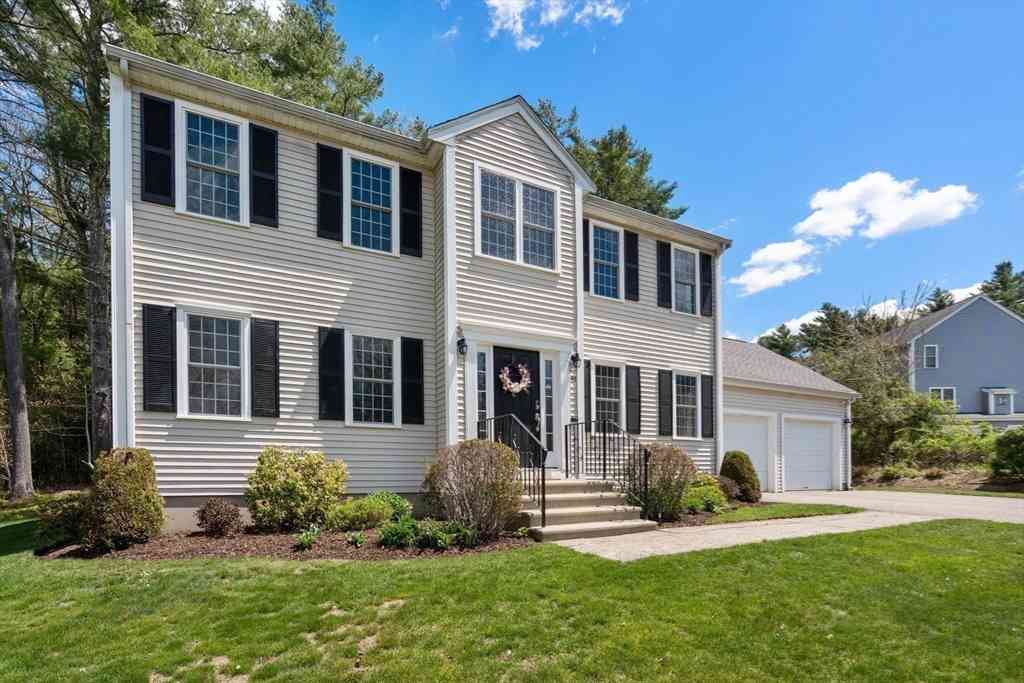 Homes For Sale - 45 Cinnamon Ridge Cir<br/> Middleboro, MA 02346