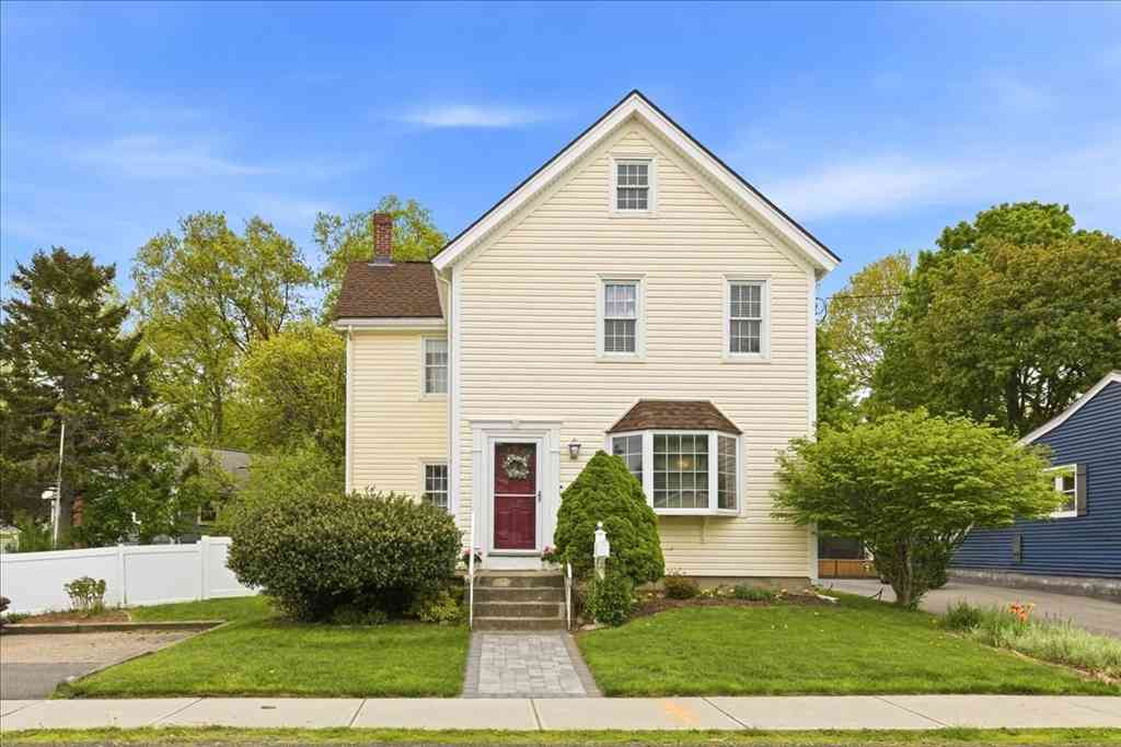 Homes For Sale - 114 Fulton St<br/> Norfolk County, Norwood, MA 02062