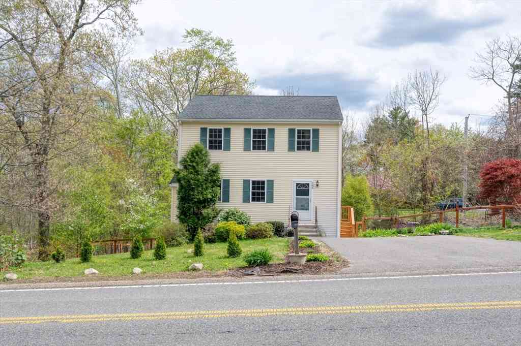 Homes For Sale - 289 Weymouth St<br/> Norfolk County, Holbrook, MA 02343