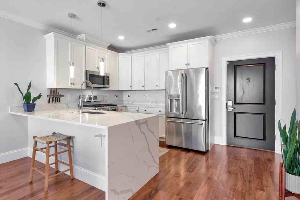 Condo For Sale - 87 Medford Street #407<br/> Medford, MA 02145