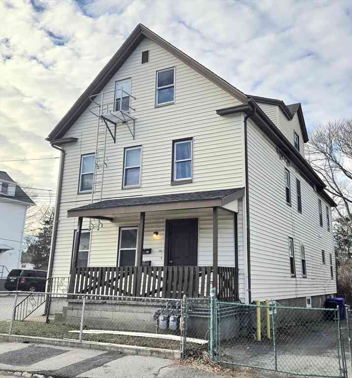 Apartment For Rent - 25 Myrtle St #3R<br/> Bristol County, Taunton, MA 02780