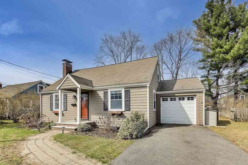 Homes For Sale - 22 Irving St<br/> Middlesex County, Reading, MA 01867