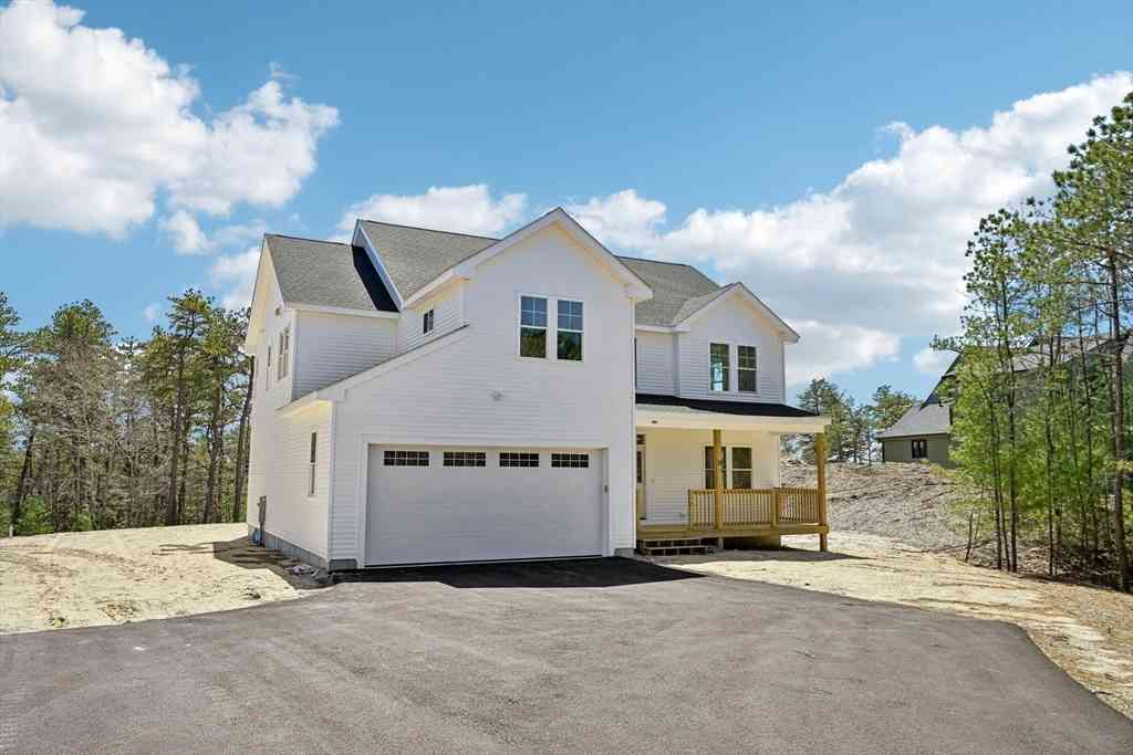 Homes For Sale - 33 Seabiscuit Dr<br/> Plymouth, MA 02360