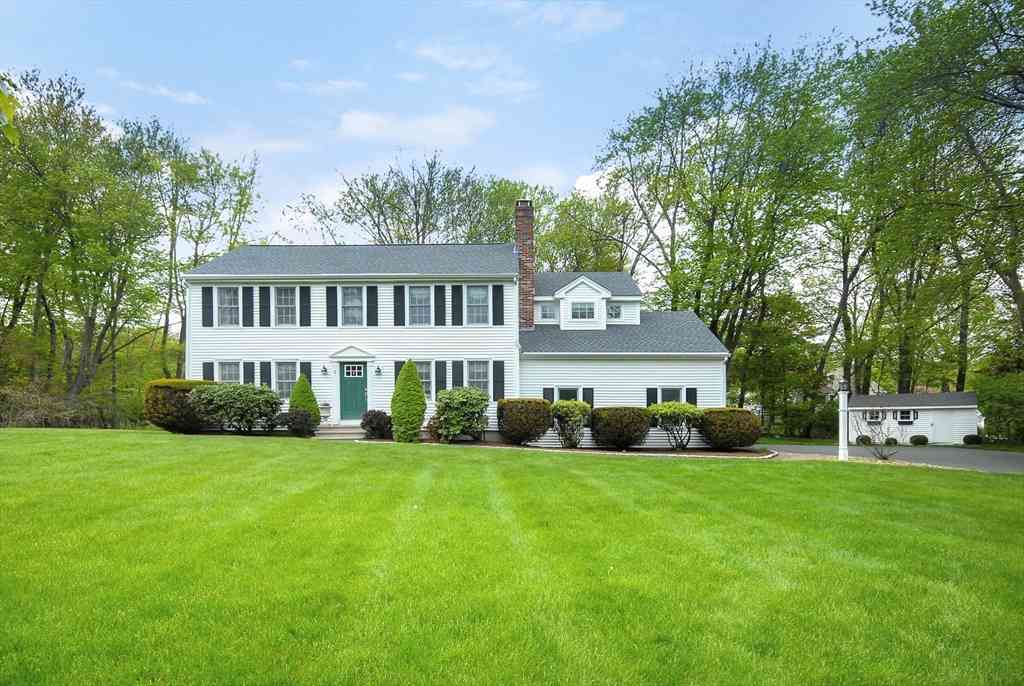 Homes For Sale - 2 Blackthorne Cir<br/> Middlesex County, Hopkinton, MA 01748