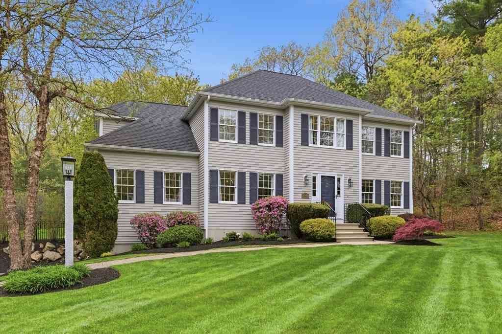Homes For Sale - 14 Park Street<br/> Middlesex County, North Reading, MA 01864