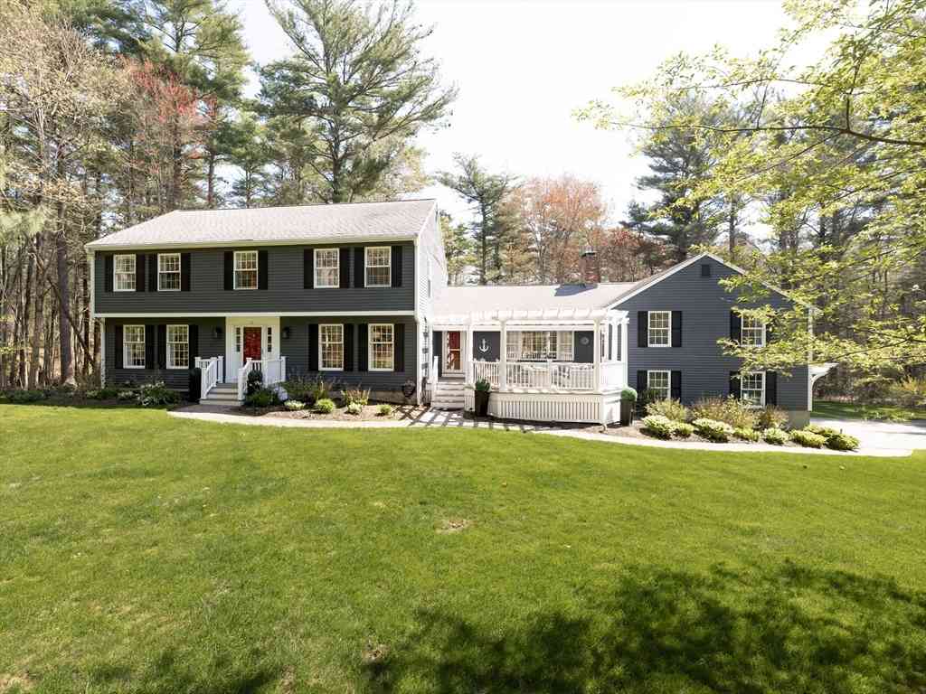 Homes For Sale - 20 Tinkers Ledge Rd<br/> Duxbury, MA 02332