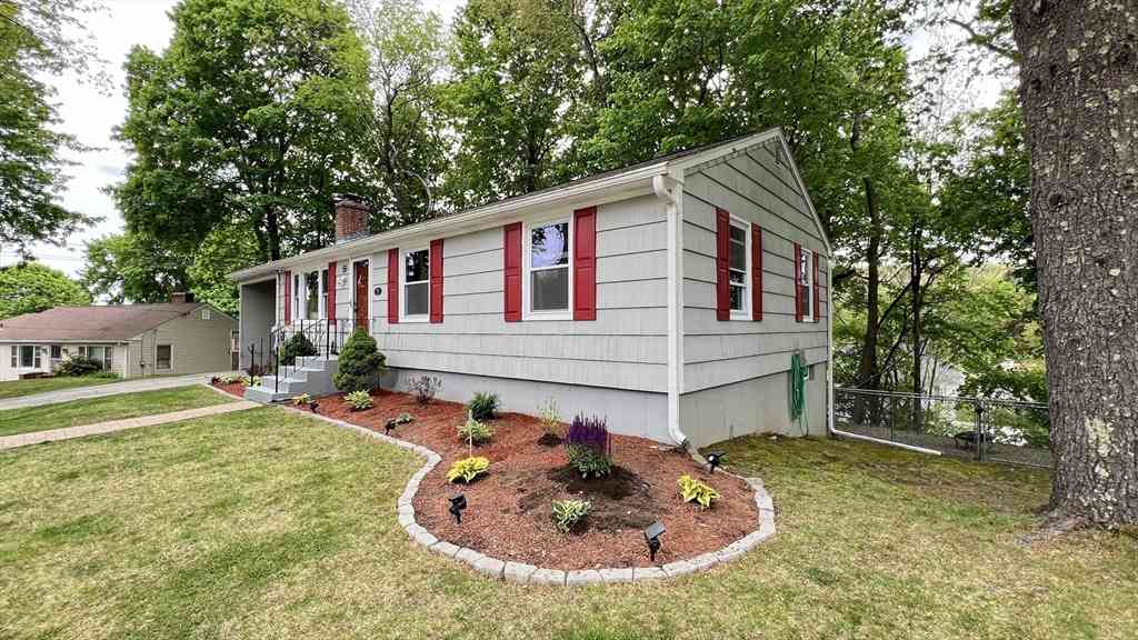 Homes For Sale - 21 Rich St.<br/> Worcester, MA 01602