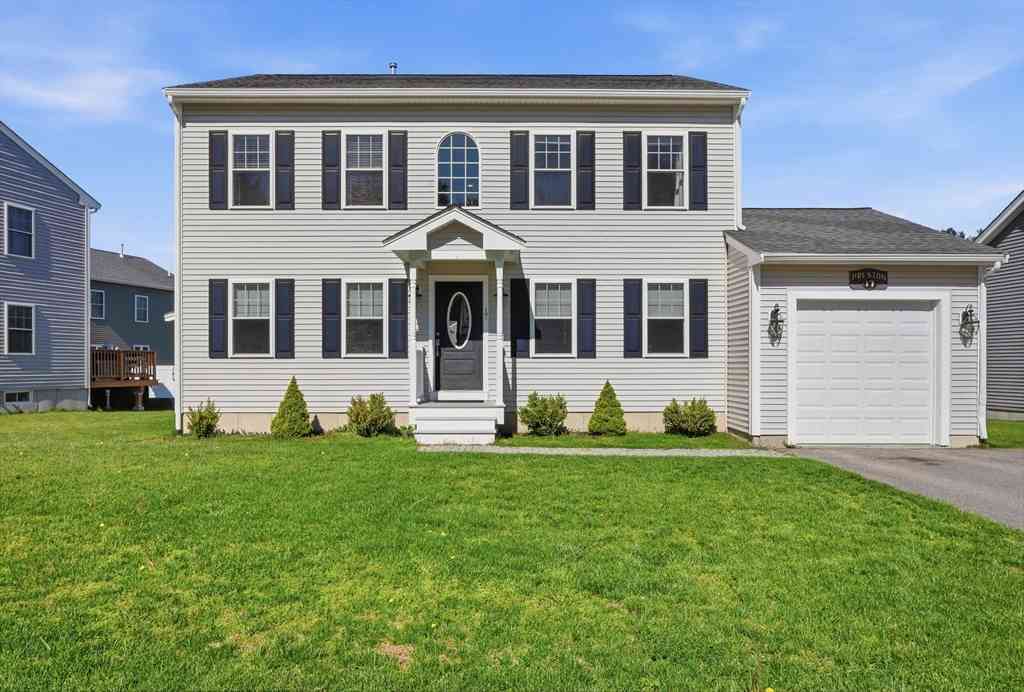 Homes For Sale - 17 Fieldstone Ln<br/> Marion, MA 02738