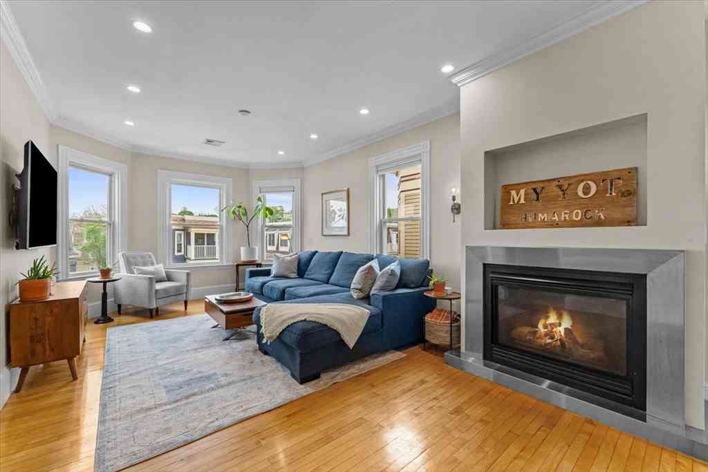 Condo For Sale - 45 Pearl #3<br/> Boston, MA 02125