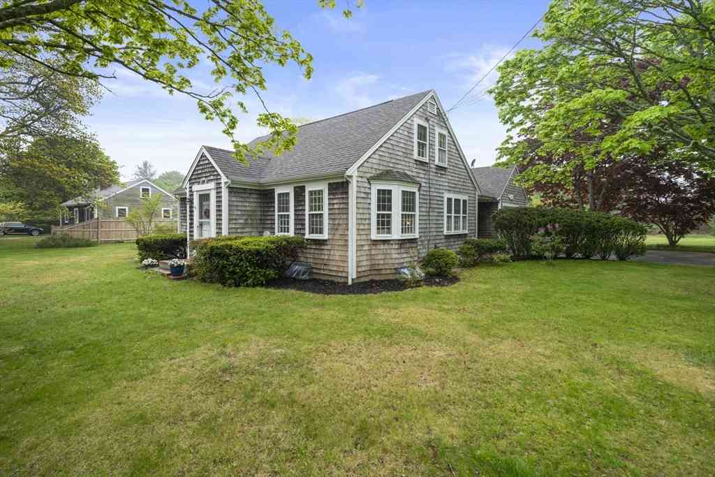 Homes For Sale - 42 Old Barnstable Rd<br/> Barnstable County, Falmouth, MA 02536