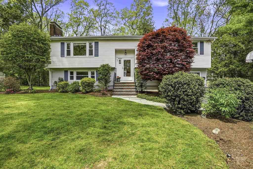 Homes For Sale - 56 Yarmouth Rd<br/> Norfolk County, Norwood, MA 02062