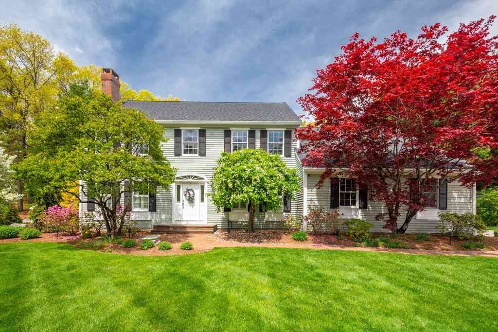 Homes For Sale - 42 Spruce Road<br/> Middlesex County, North Reading, MA 01864