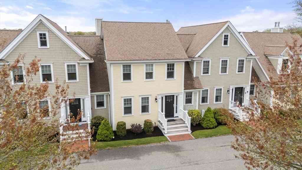 Condo For Sale - 1068 Main St #1068<br/> Chatham, MA 02633