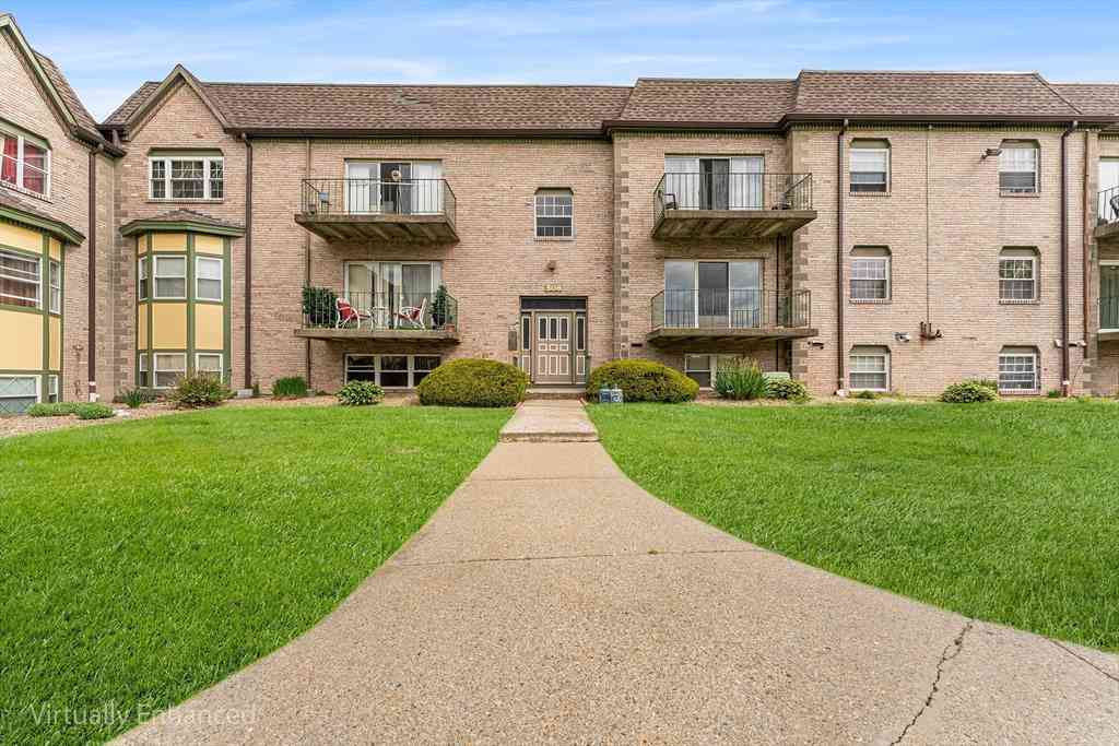 Condo For Sale - 508 Oak St #7<br/> Plymouth County, Brockton, MA 02301