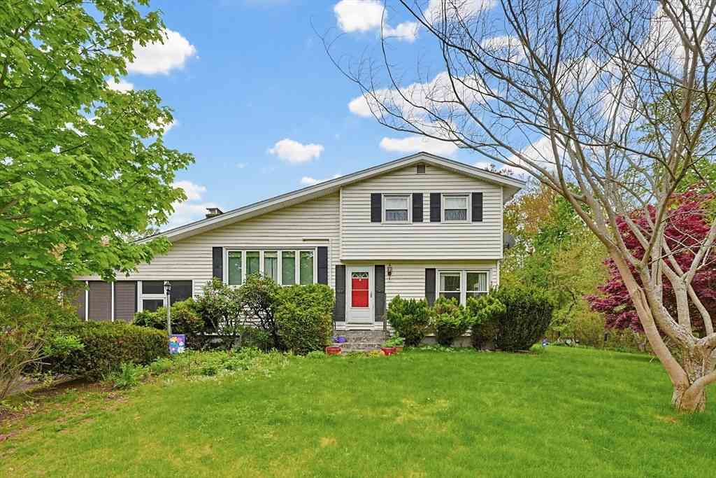 Homes For Sale - 81 Florida Ave<br/> Norfolk County, Bellingham, MA 02019