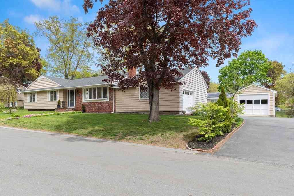Homes For Sale - 262 Sanders Avenue<br/> Middlesex County, Lowell, MA 01851
