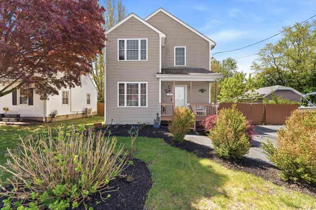 Homes For Sale - 61 Metropolitan Ave<br/> Cranston, RI 02920