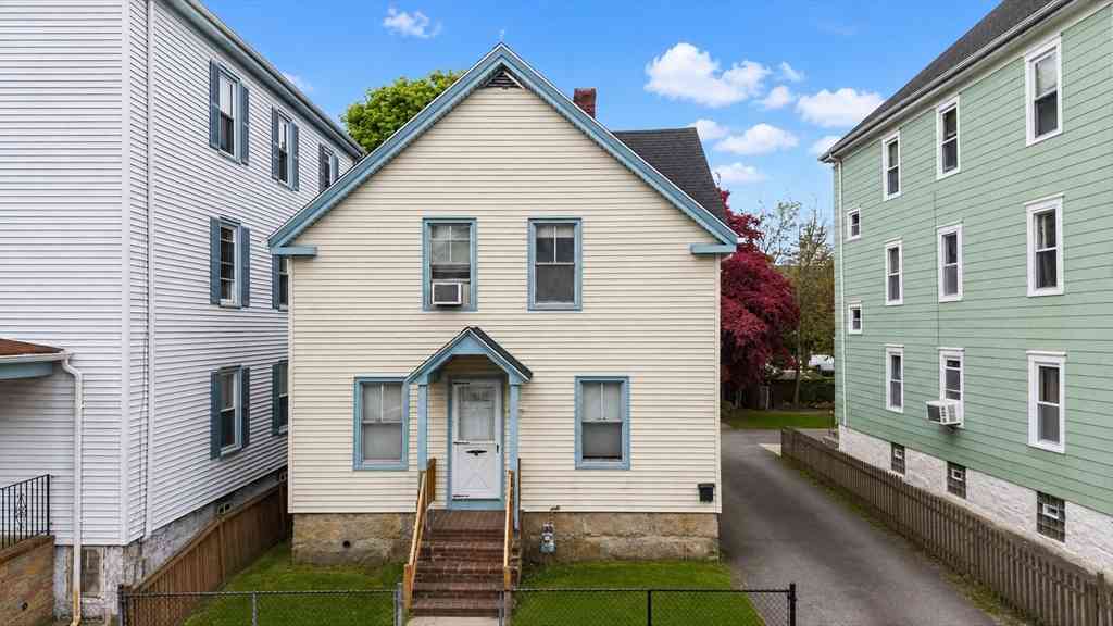Homes For Sale - 140 Holly St<br/> New Bedford, MA 02746
