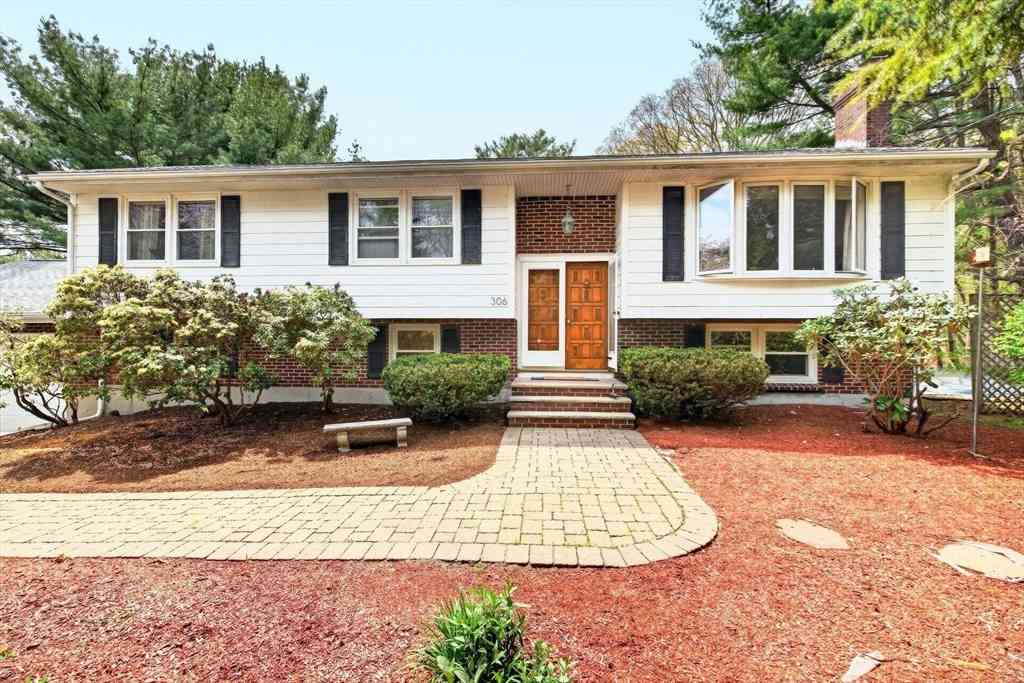Homes For Sale - 306 Franklin St<br/> Bristol County, Mansfield, MA 02048