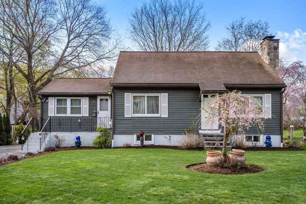 Homes For Sale - 40 Manor Rd<br/> Shrewsbury, MA 01545