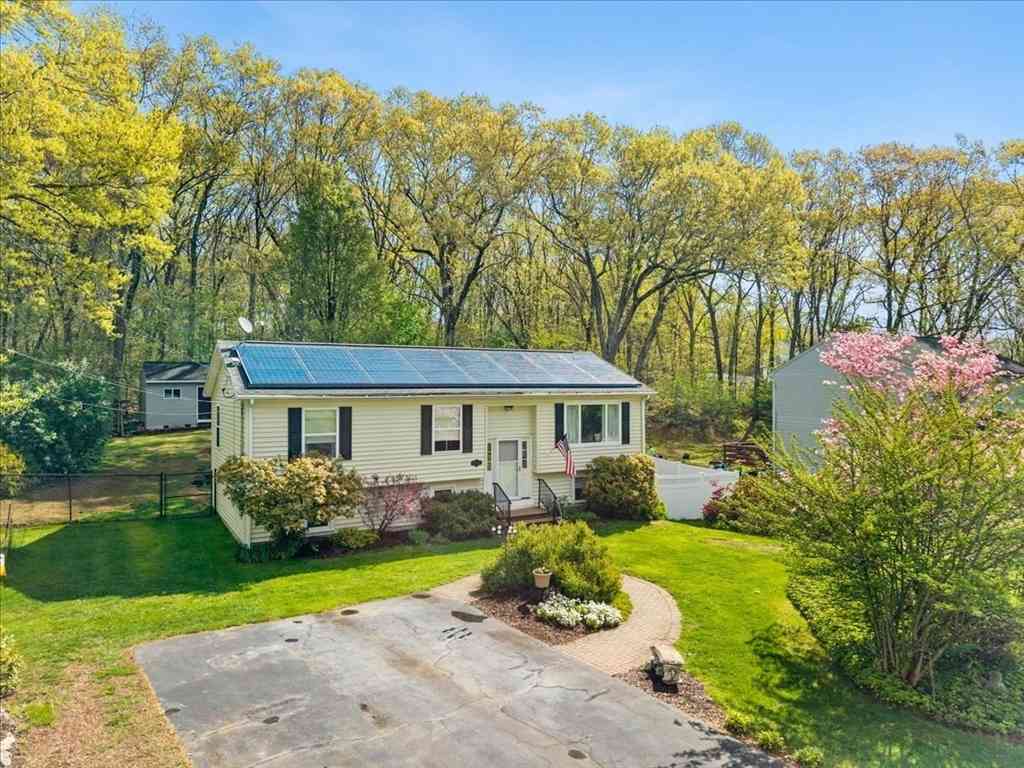 Homes For Sale - 20 Ascension St<br/> Worcester County, Blackstone, MA 01504